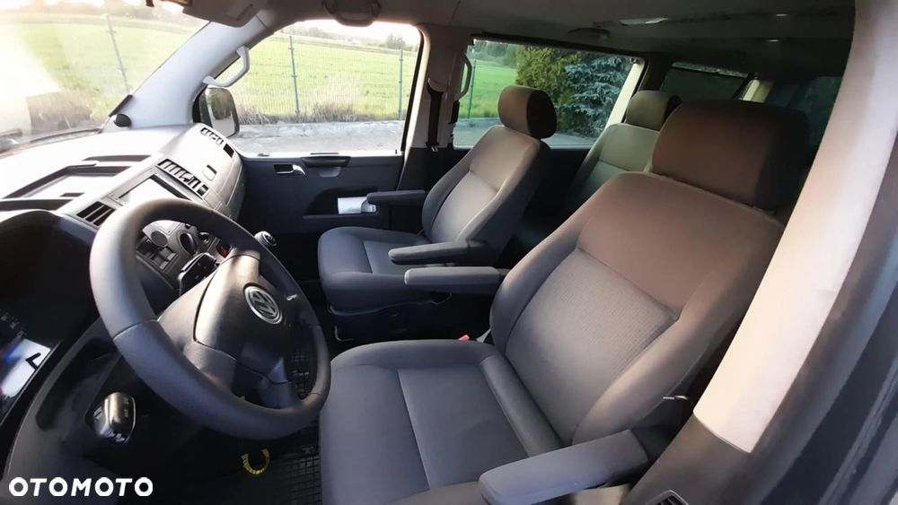 Volkswagen Transporter Caravelle Lang Trendline - 13