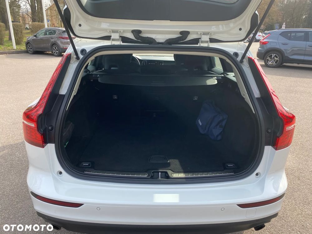 Volvo V60 B3 B Momentum Core - 20
