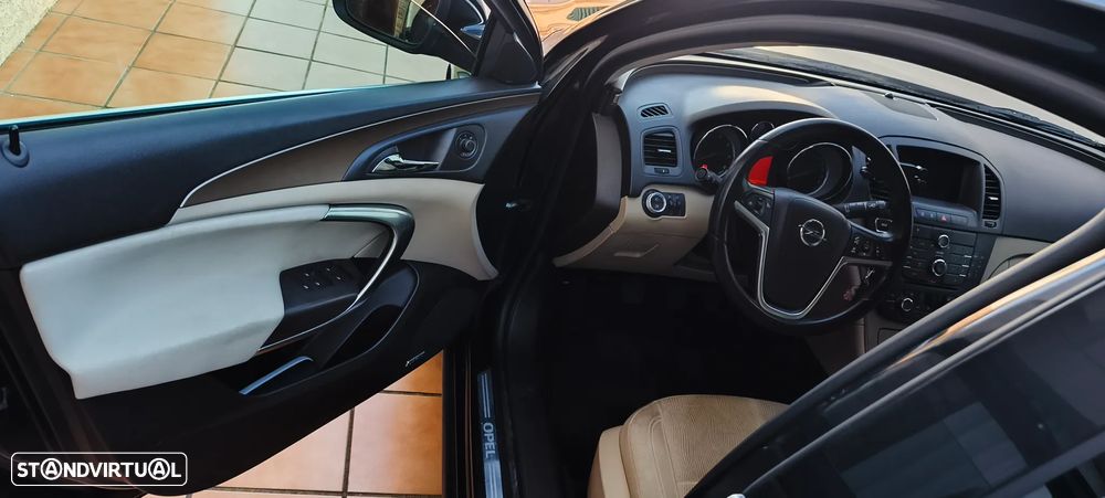 Opel Insignia Sports Tourer - 12