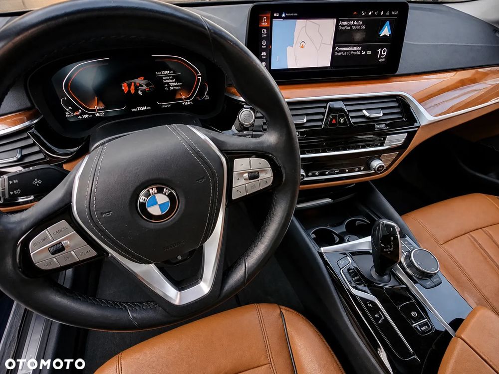 BMW Seria 5 540d xDrive mHEV - 23