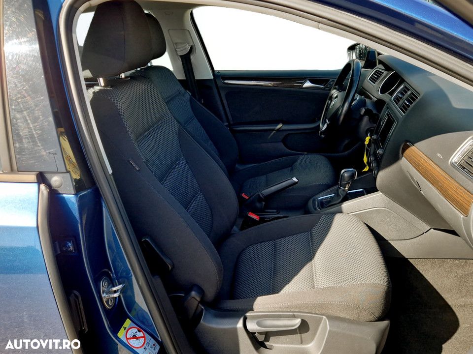 Volkswagen Jetta - 13