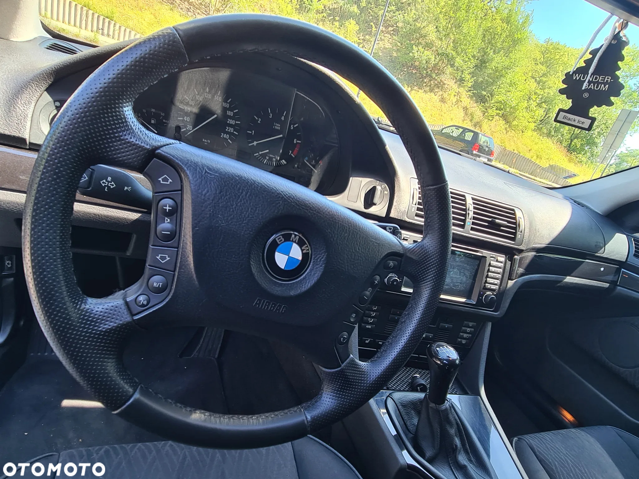 BMW Seria 5 520i - 22