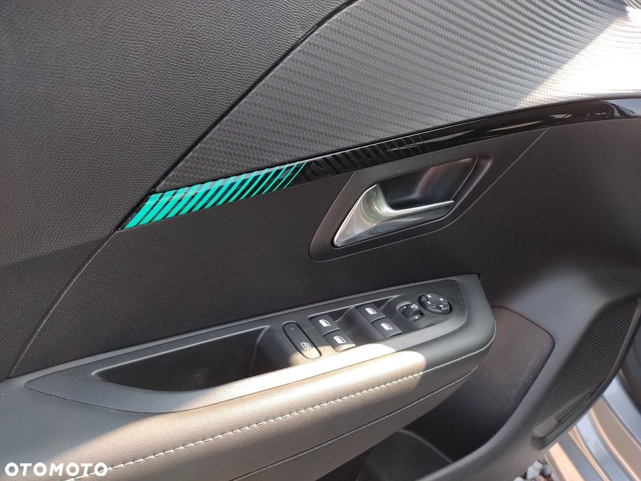 Peugeot 208 1.2 PureTech Allure Pack S&S EAT8 - 12