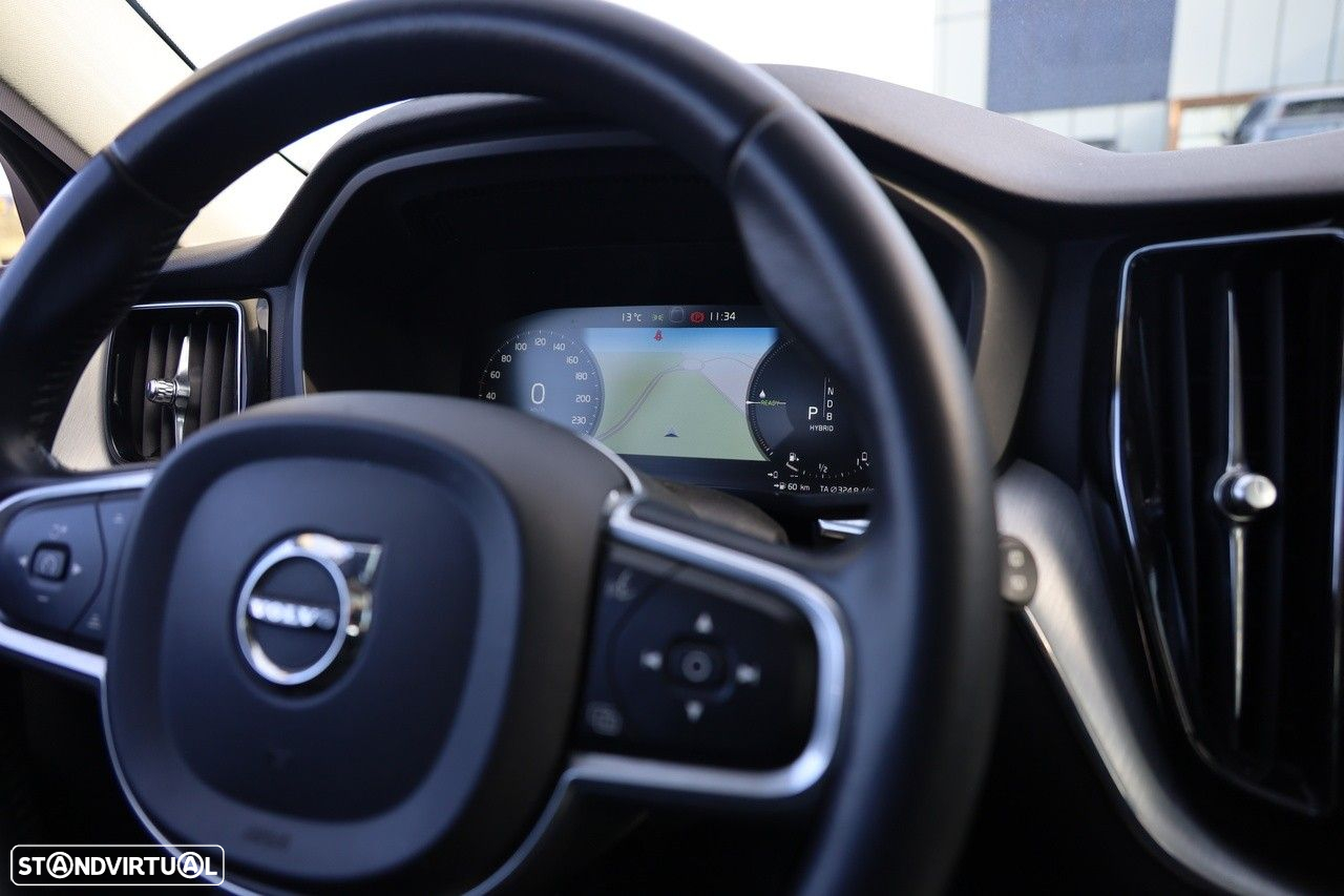 Volvo XC 60 2.0 T8 PHEV Momentum AWD - 25
