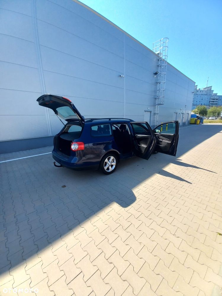Volkswagen Passat - 30