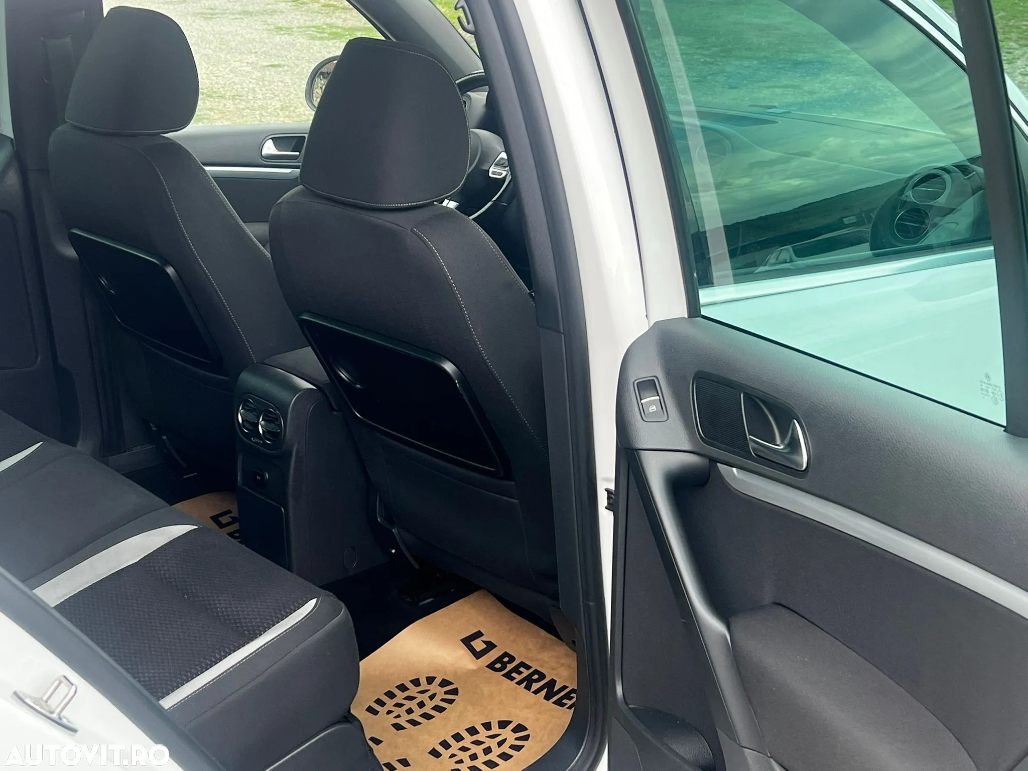 Volkswagen Tiguan - 8