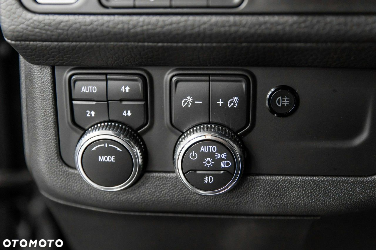 GMC Yukon - 32