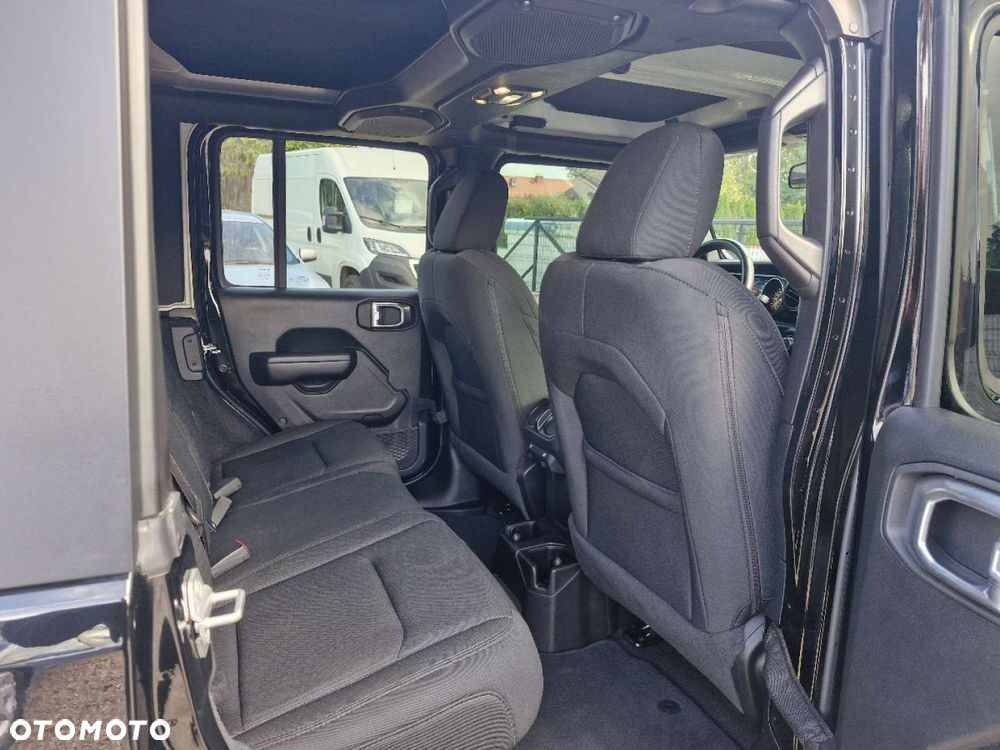 Jeep Wrangler - 22