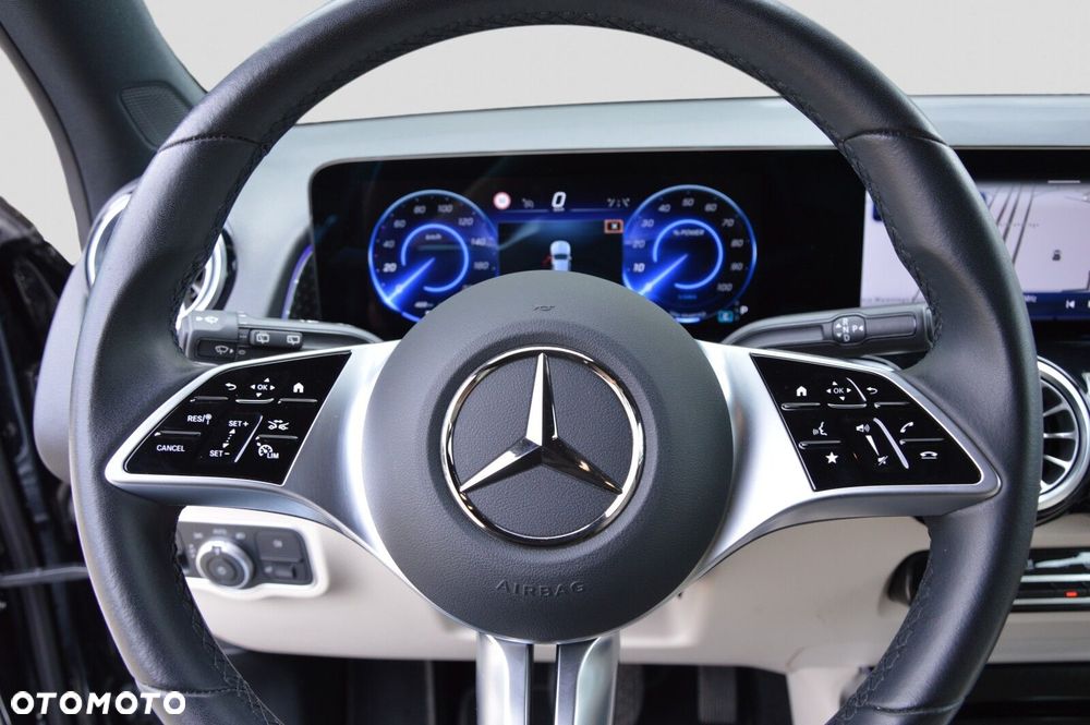 Mercedes-Benz EQB - 14