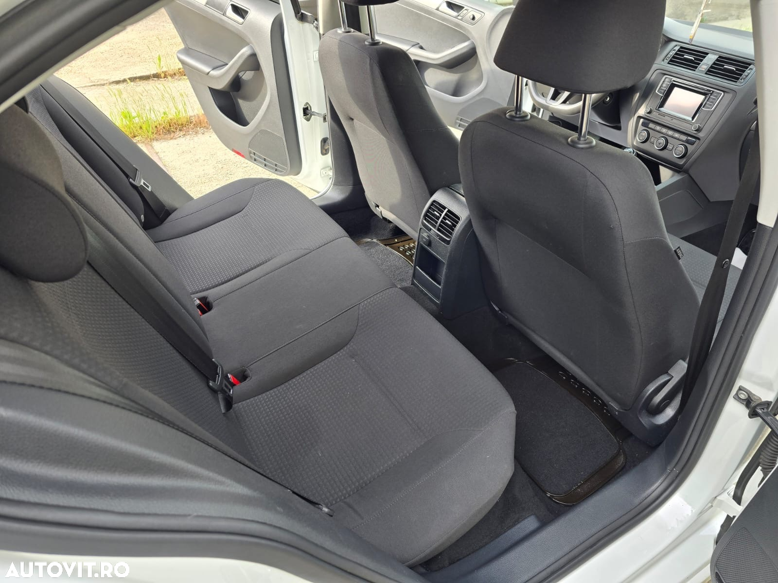 Volkswagen Jetta 2.0 TDI Comfortline - 21