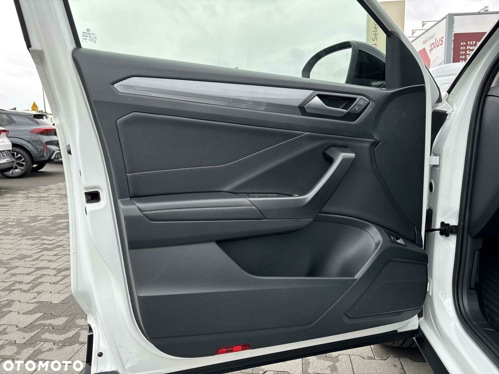 Volkswagen T-Roc - 9