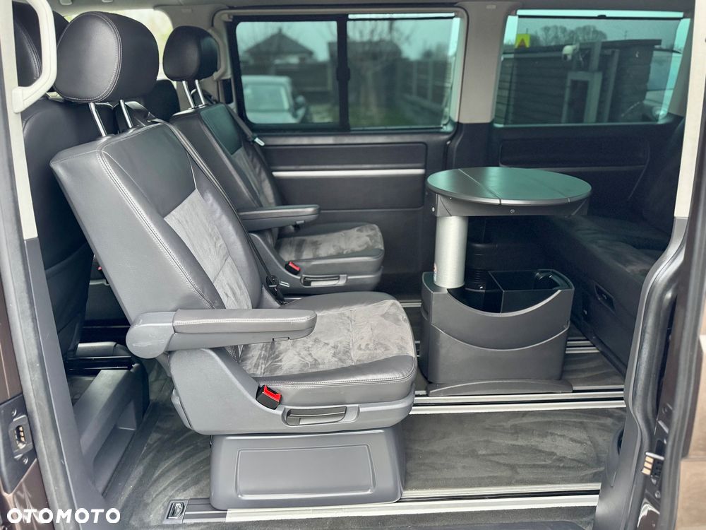 Volkswagen Multivan - 12