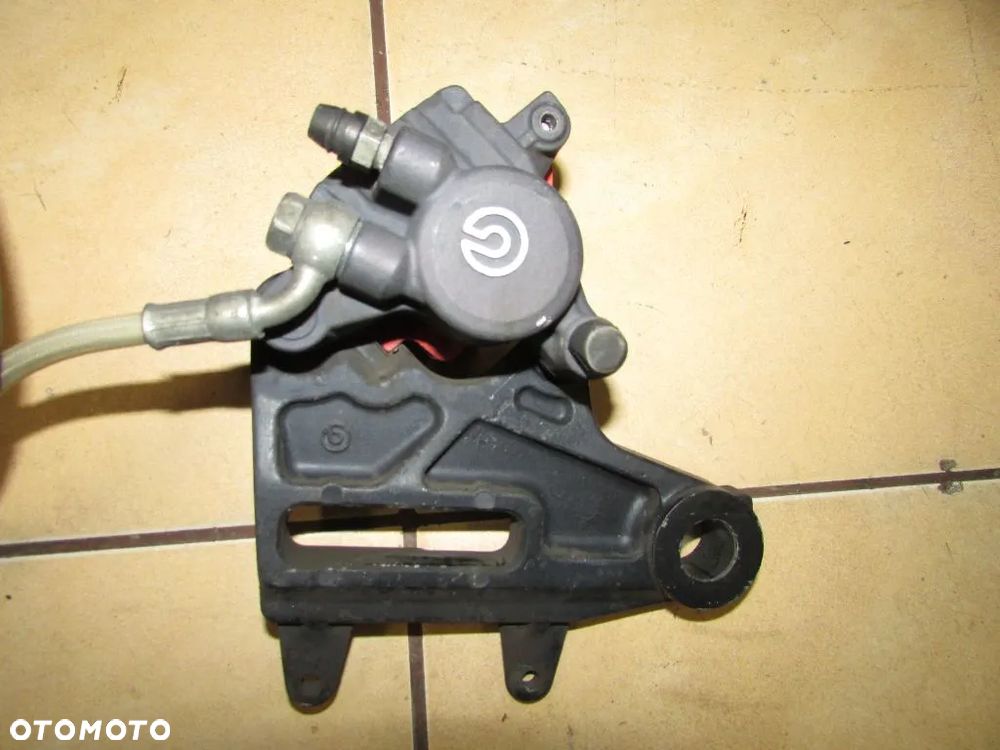 APRILIA PEGASO 650 i.e. 01-04 zacisk hamulcowy tył Brembo - 1