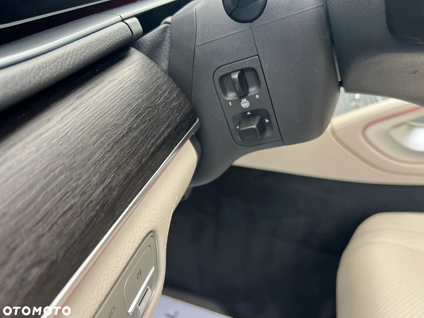 Mercedes-Benz GLE 300 d 4-Matic - 39
