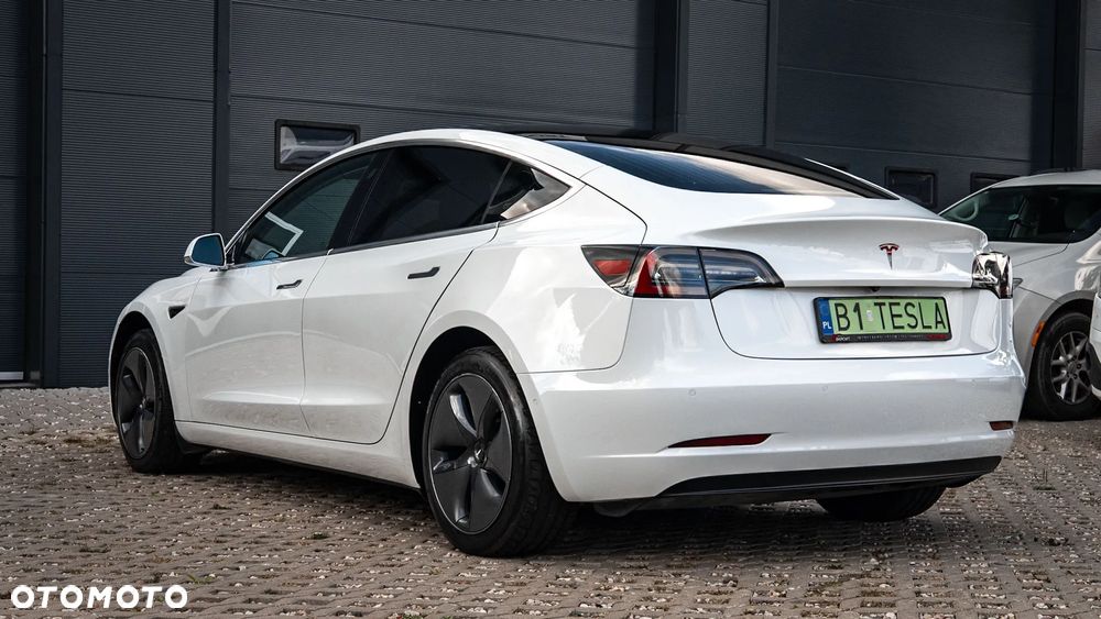 Tesla Model 3 - 5
