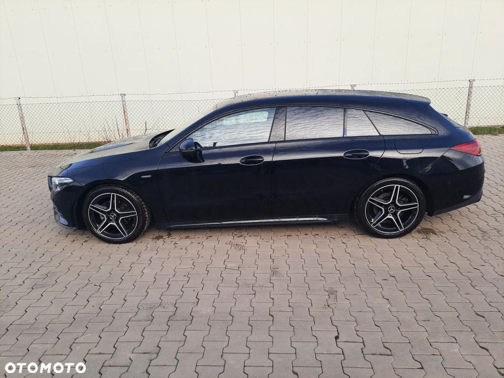 Mercedes-Benz CLA 180 7G-DCT Special Edition - 4