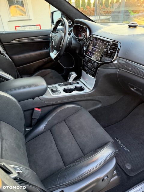 Jeep Grand Cherokee - 21