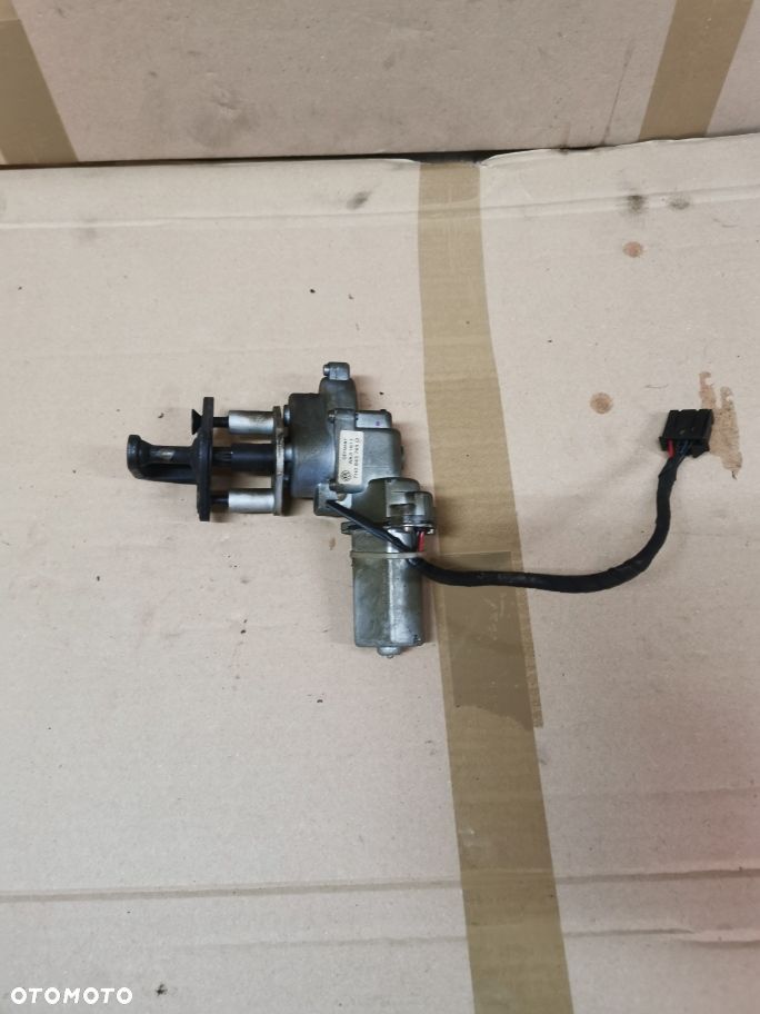 Vw T5 Lift  Multivan dociąg domykanie drzwi 7H0843765D - 1