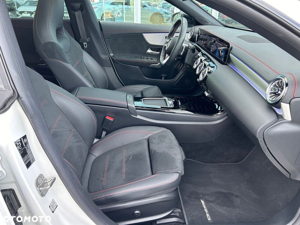 Mercedes-Benz CLA 200 AMG Line 7G-DCT - 12