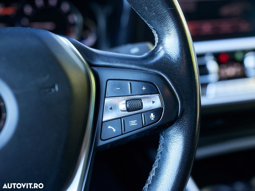 BMW Seria 3 320i xDrive AT - 28