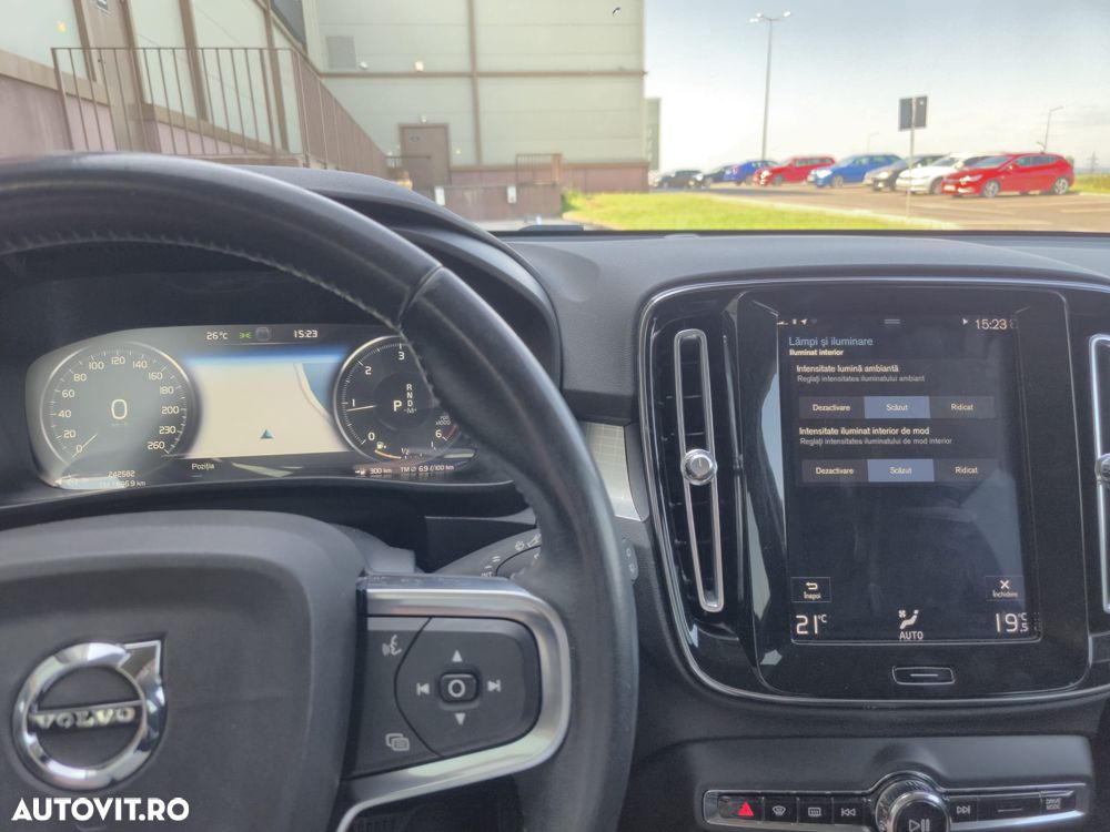 Volvo XC 40 D3 AWD Momentum - 21