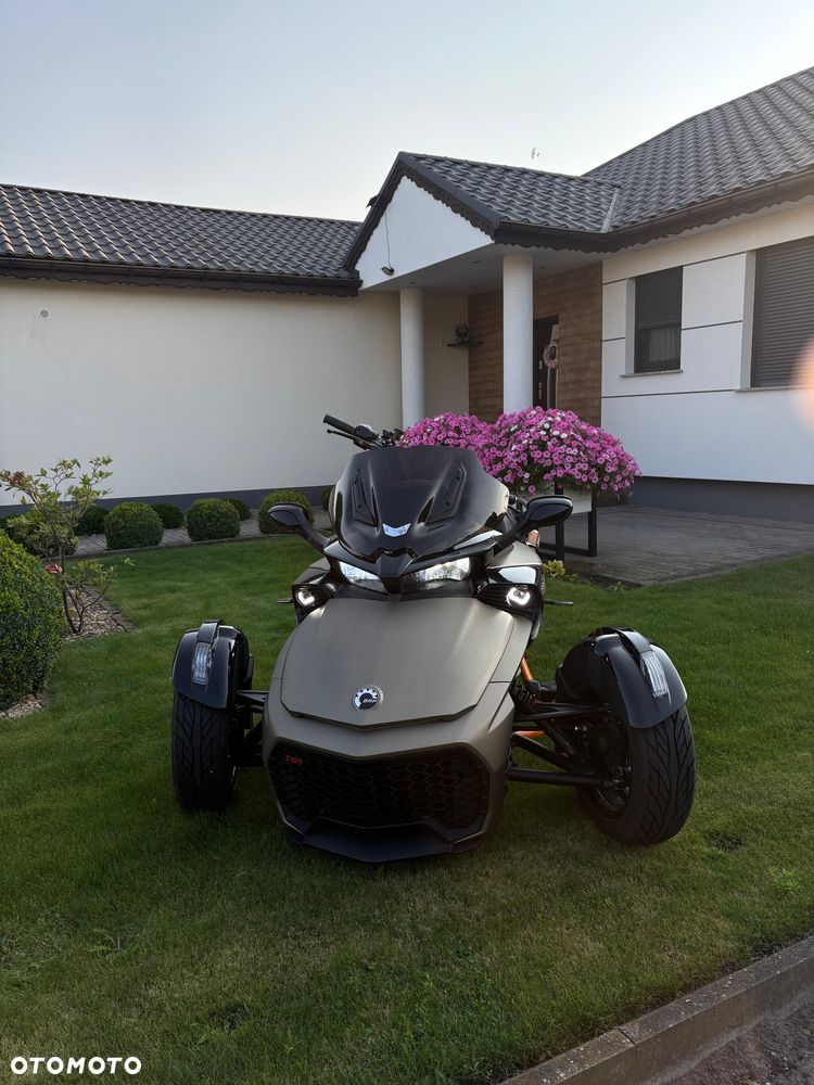 Can-Am Spyder - 8