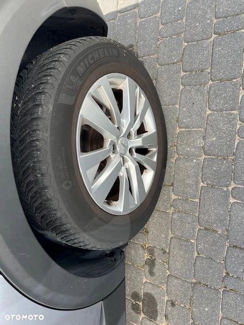 Peugeot 3008 1.5 BlueHDi Active S&S EAT8 - 26