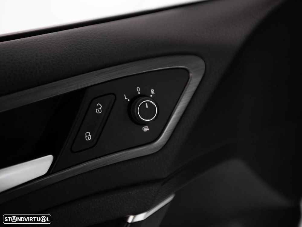 VW Golf Variant 1.6 TDi Confortline - 28