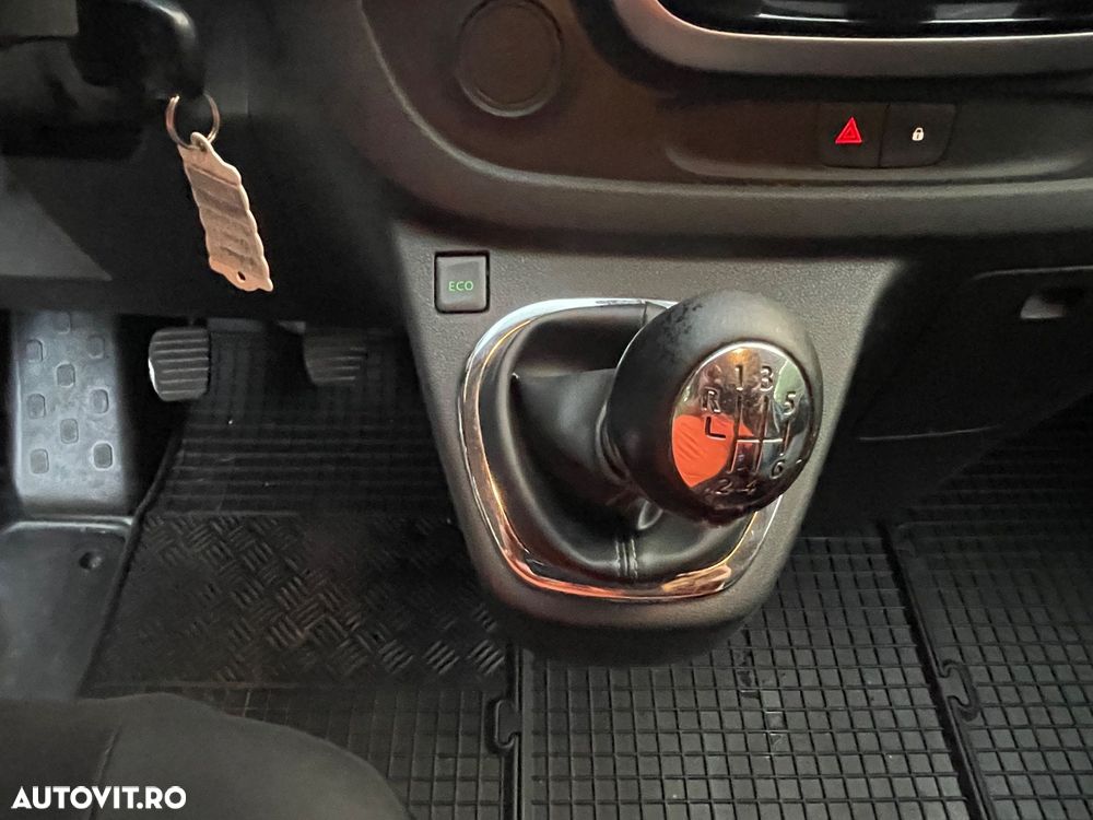 Opel Vivaro - 22
