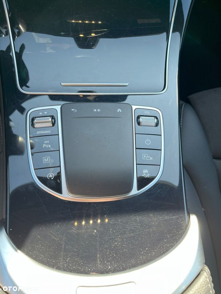 Mercedes-Benz GLC - 22