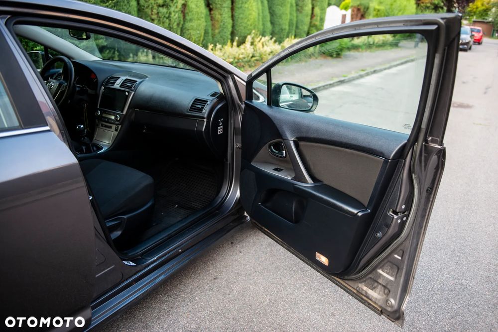Toyota Avensis Touring Sports 1.8 Comfort - 35