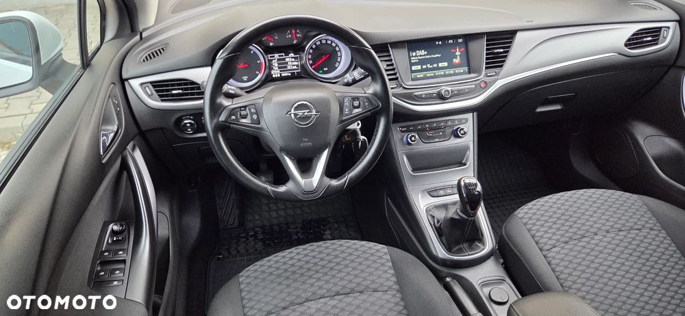Opel Astra 1.6 CDTI Essentia - 18