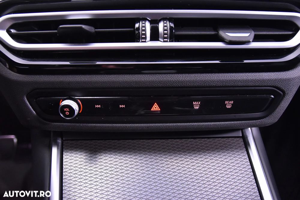 BMW Seria 3 330e Aut. M Sport - 18