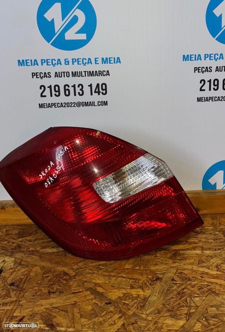 Faroli traseiro esquerdo Skoda Fabia 2008 - 1
