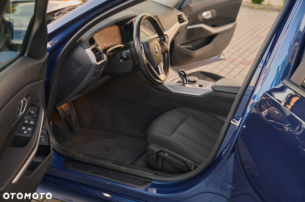 BMW Seria 3 - 23