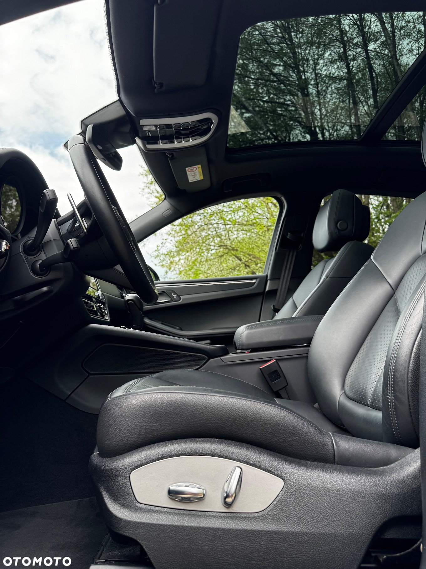 Porsche Macan - 24