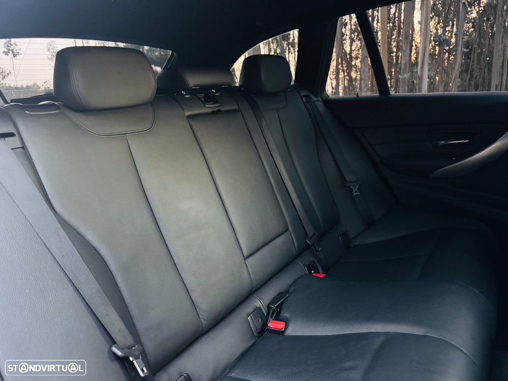 BMW 320 d Touring Auto Pack M - 35