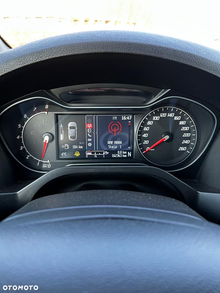 Ford S-Max - 8