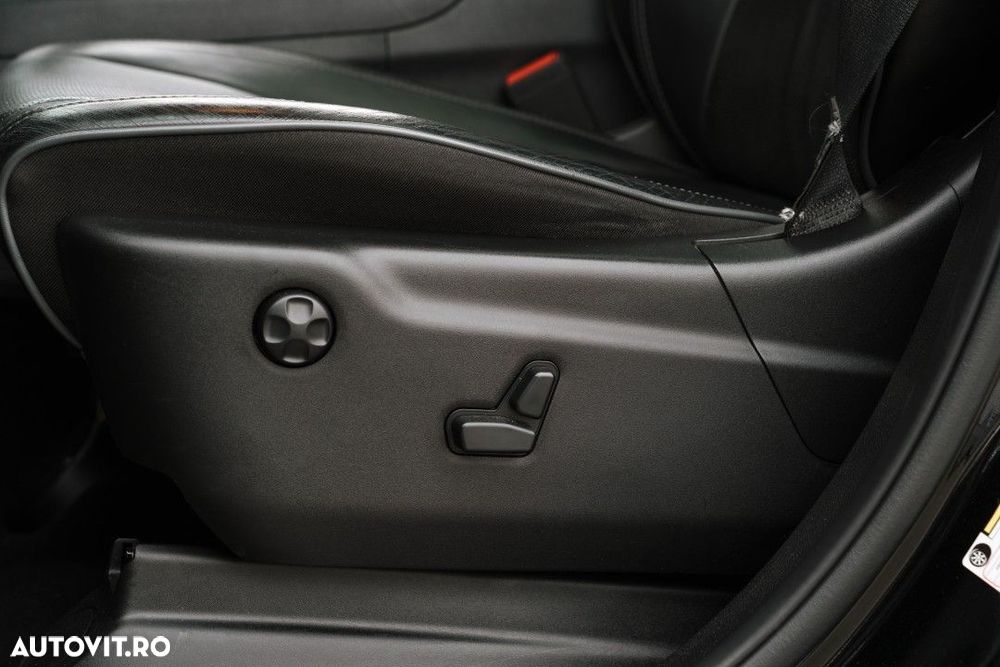 Jeep Grand Cherokee - 28