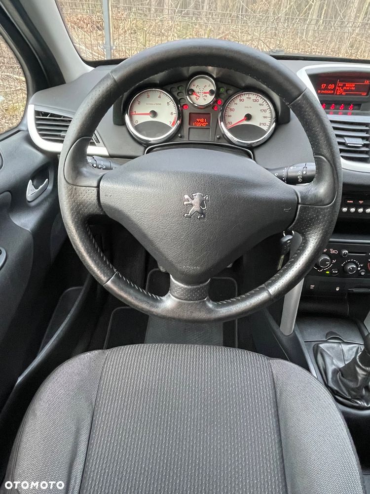 Peugeot 207 - 26