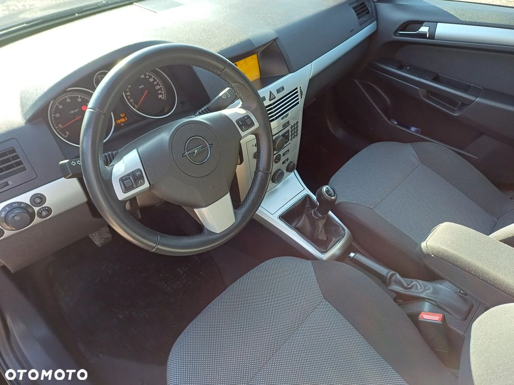 Opel Astra 1.6 Edition 111 Jahre - 11