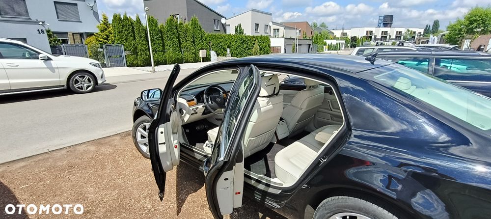 Volkswagen Phaeton - 8