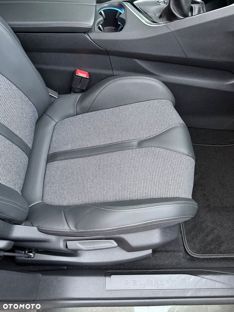 Peugeot 5008 - 27