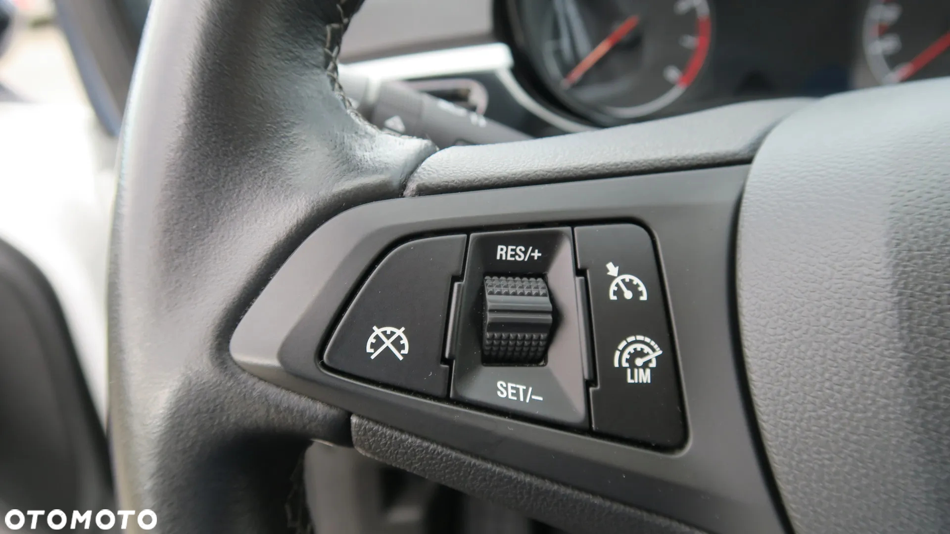 Opel Corsa 1.4 T Cosmo S&S - 23