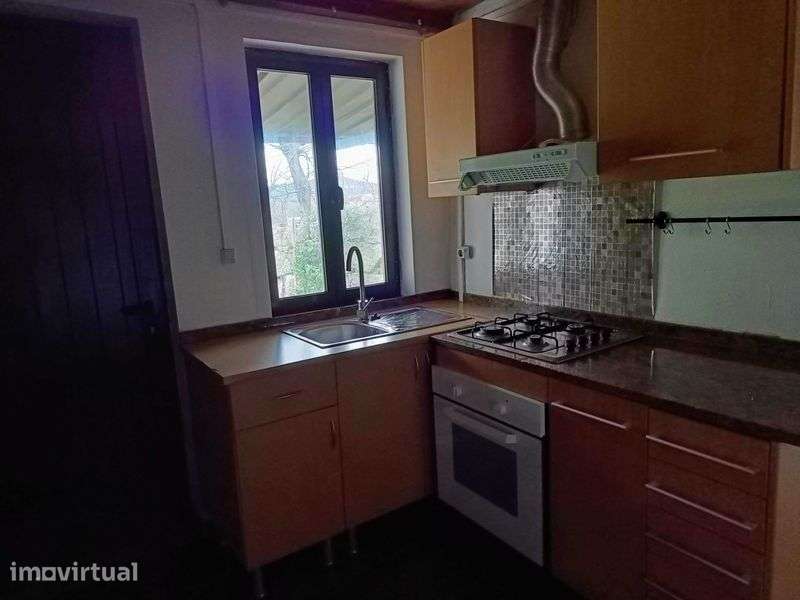 Arrenda-se moradia T2+1 em Candoso Santiago — 500 €/mês - Grande imagem: 4/12