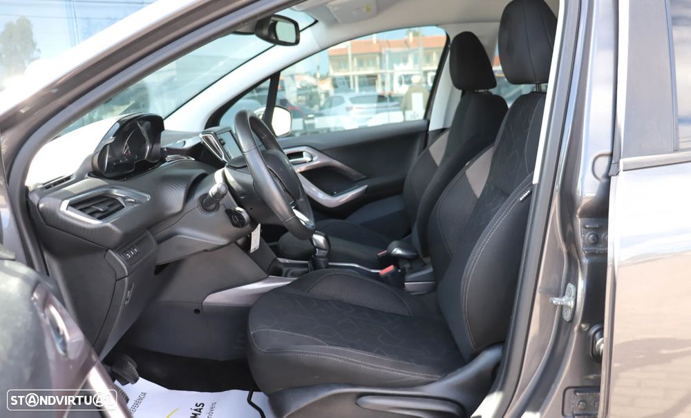 Peugeot 2008 1.2 PureTech Style - 12