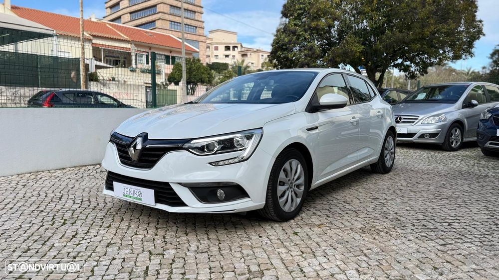 Renault Mégane 1.5 dCi Dynamique S - 4