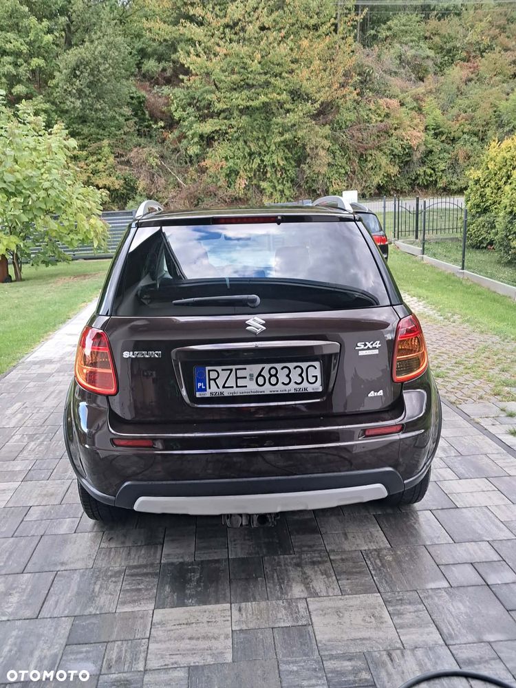 Suzuki SX4 Classic 1.6 VVT 4x4 Style - 4