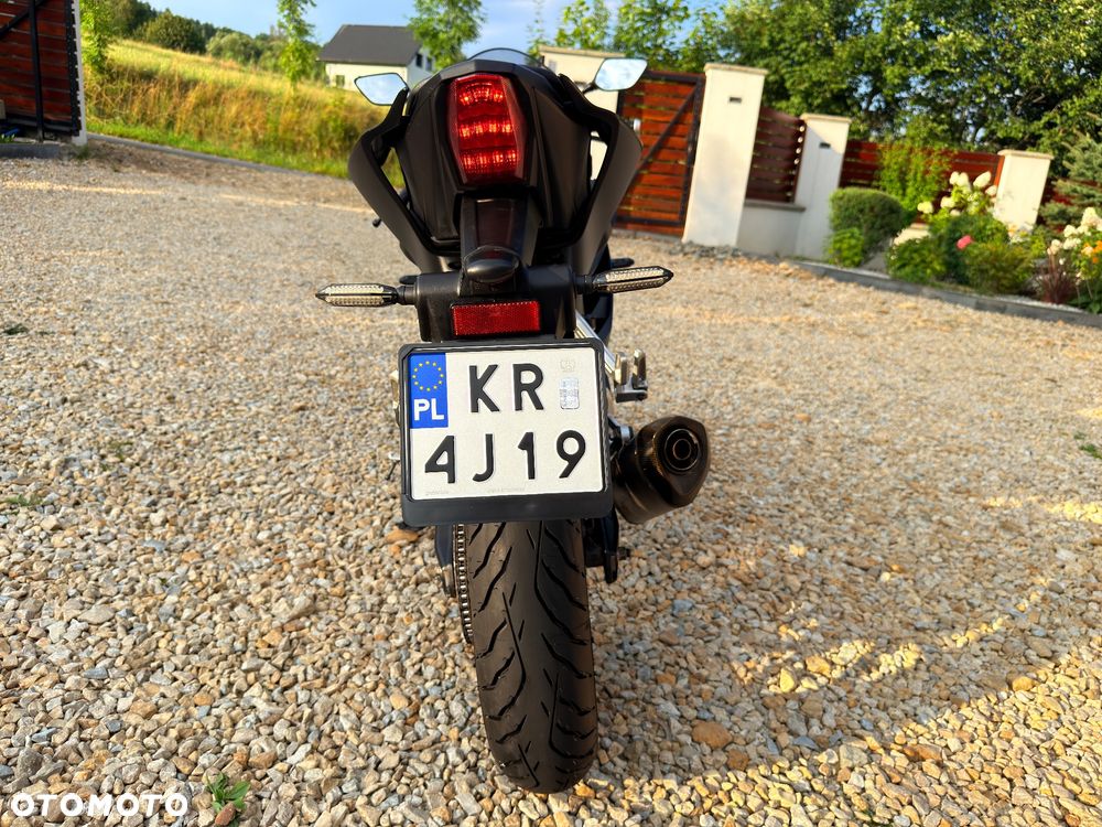 Yamaha YZF - 8