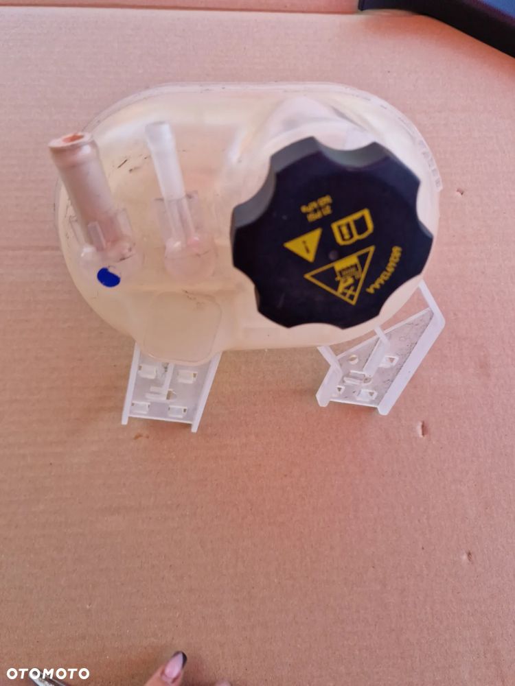 Zbiorniczek wyrównawczy plynu Jeep Renegade